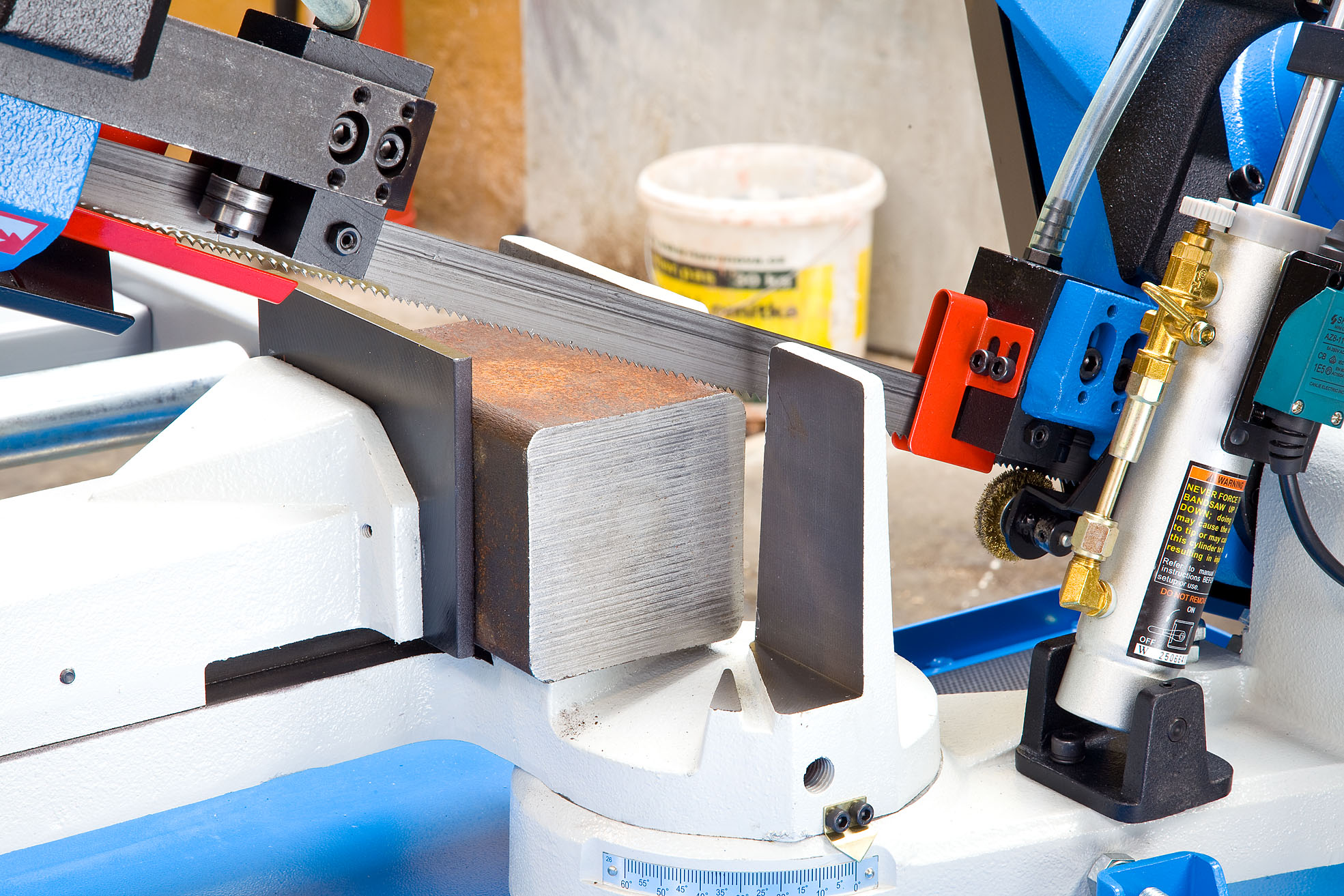 Metal cutting Metal cutting